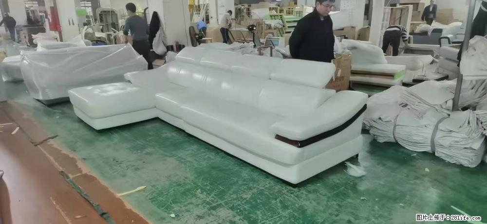 【大厂仿真皮沙发】实木框架,高回弹海绵45密度。全新包装,质量非常好,3.6米右贵妃 - 各类家具 - 居家生活 - 广州分类信息 - 广州28生活网 gz.28life.com