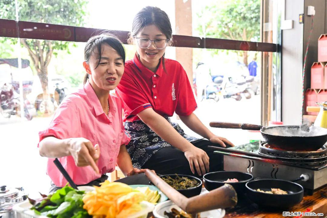 全网追的“扁担女孩”，找了一份暑假工，时薪12元 - 广州生活资讯 - 广州28生活网 gz.28life.com